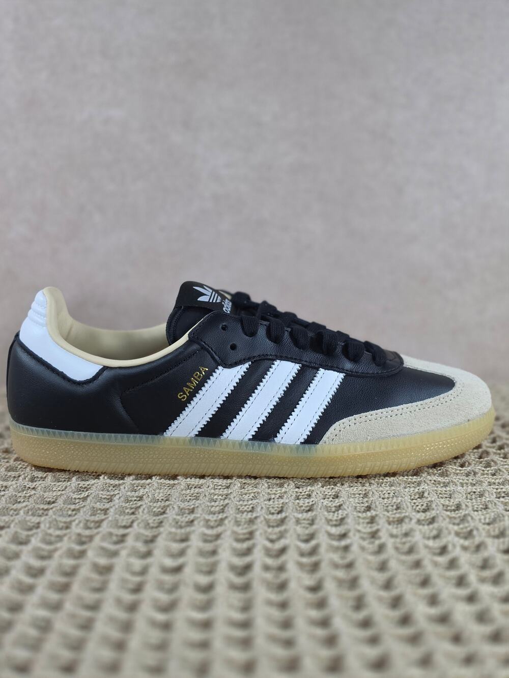 Adidas Samba OG JS3832 – Men’s 9 – Black/White/Gum – Brand New in Box